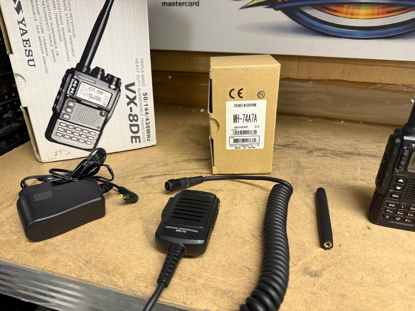 Yaesu VX8DE + GPS + MH74 Full Set Garanzia 12 Mesi
