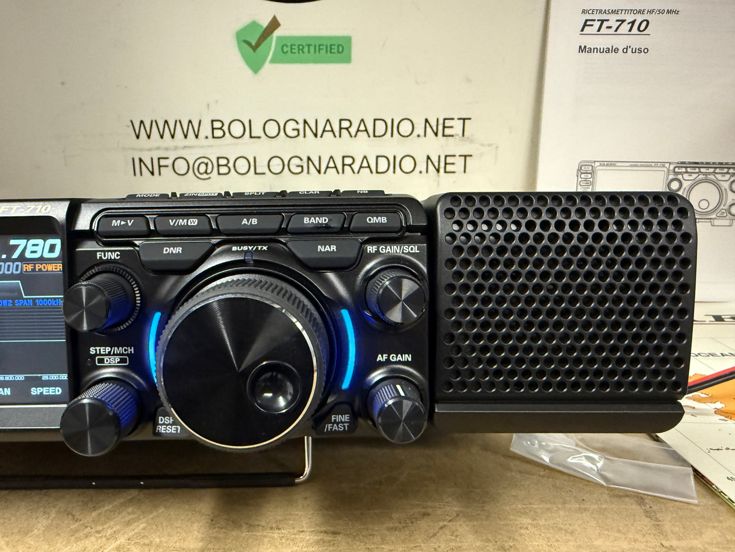 Yaesu FT-710 Aess pari al nuovo + sp40 Garanzia Ufficiale
