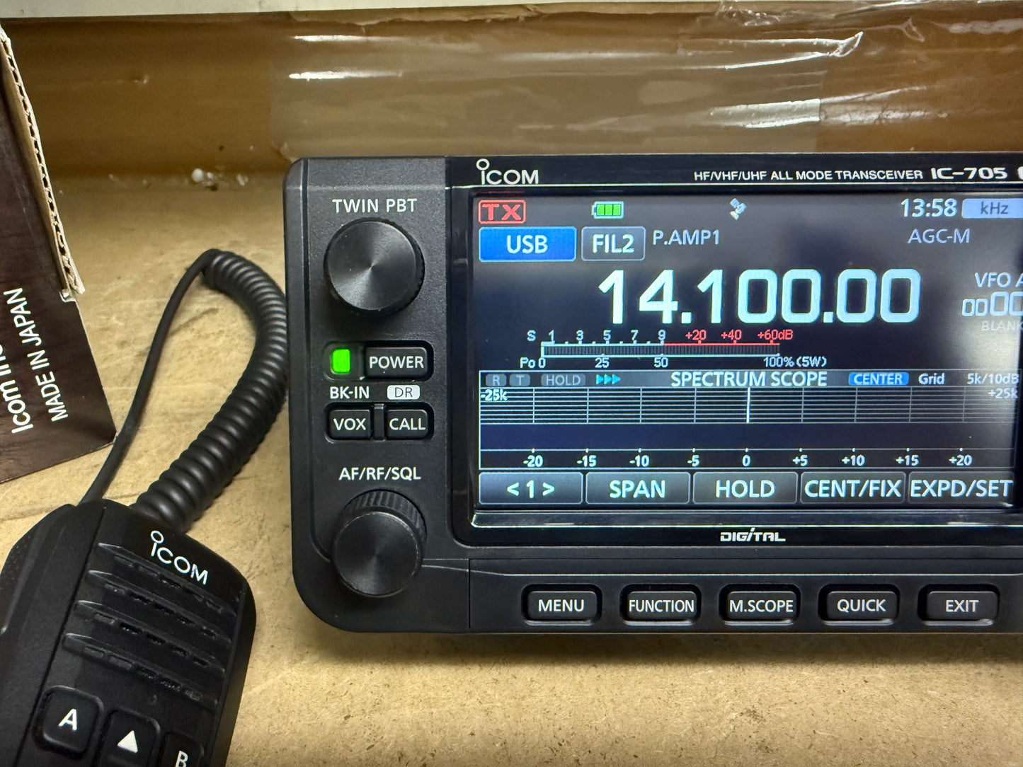 A-1 Icom ic 705 pari al nuovo garanzia ufficiale fino al 08/2029