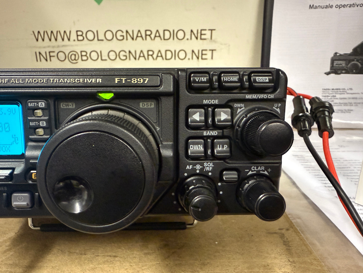Yaesu FT 897D pari al nuovo Garanzia 12 Mesi Banda espansa imballo originale