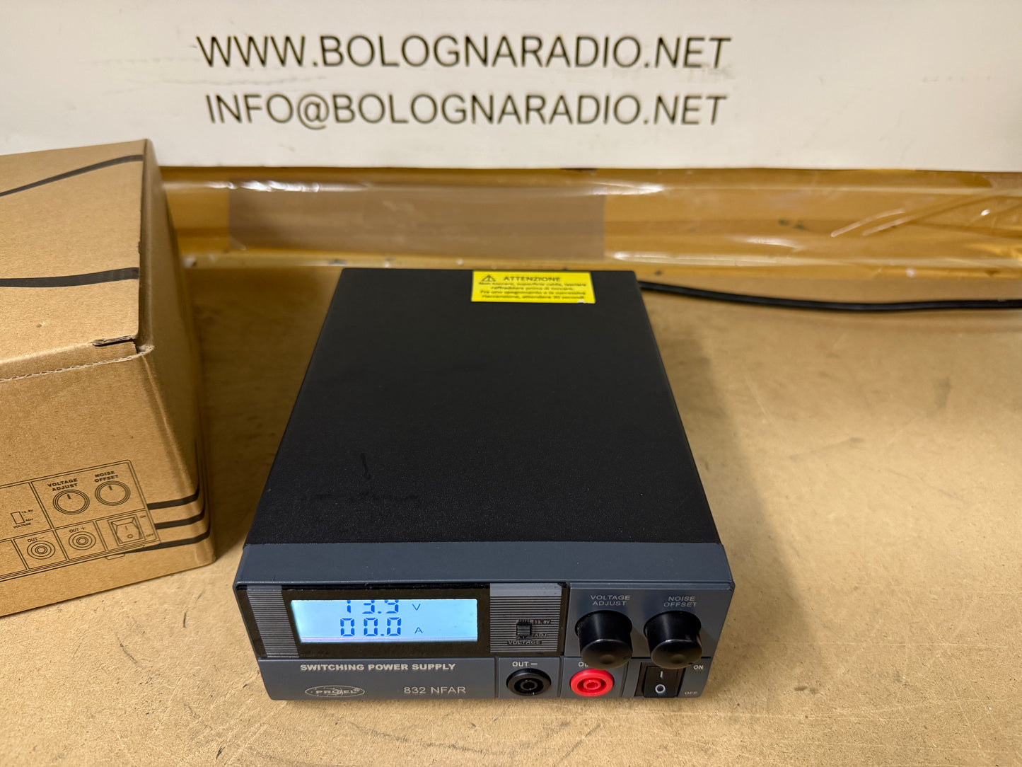 PROXEL 832NFAR ALIMENTATORE SWITCHING DIGITALE 32Amp.