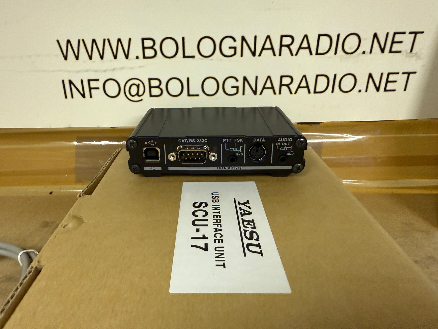 Yaesu scu-17 pari al nuovo interfaccia CAT
