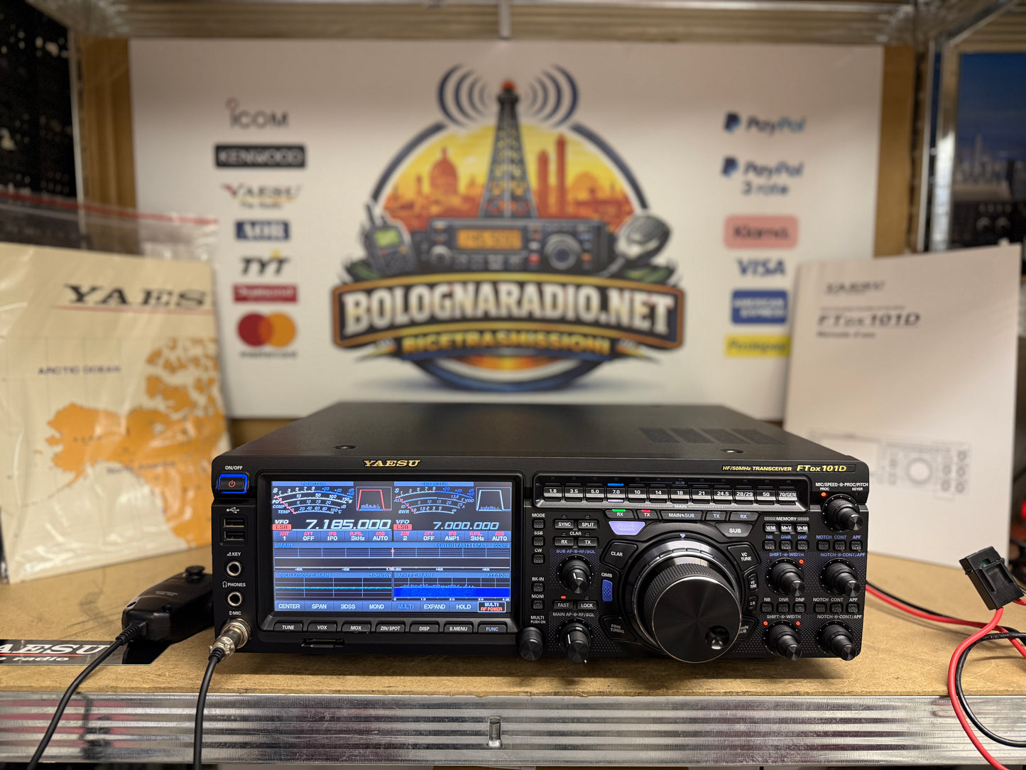 Yaesu FTDX 101D pari al nuovo full set Garanzia ufficiale full set