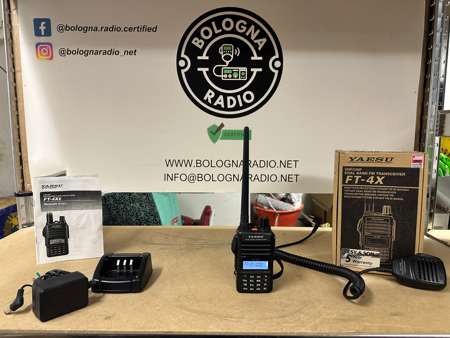 Yaesu FT 4 X + mike SSM-17B