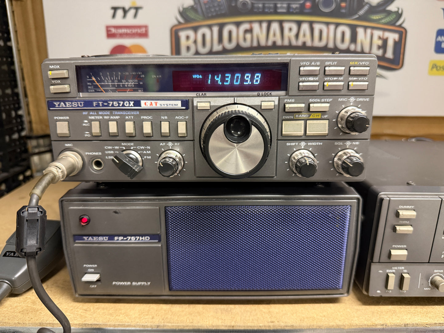 Yaesu FT 757 GX + FP757HD + FC 757AT perfetto Garanzia 12 Mesi