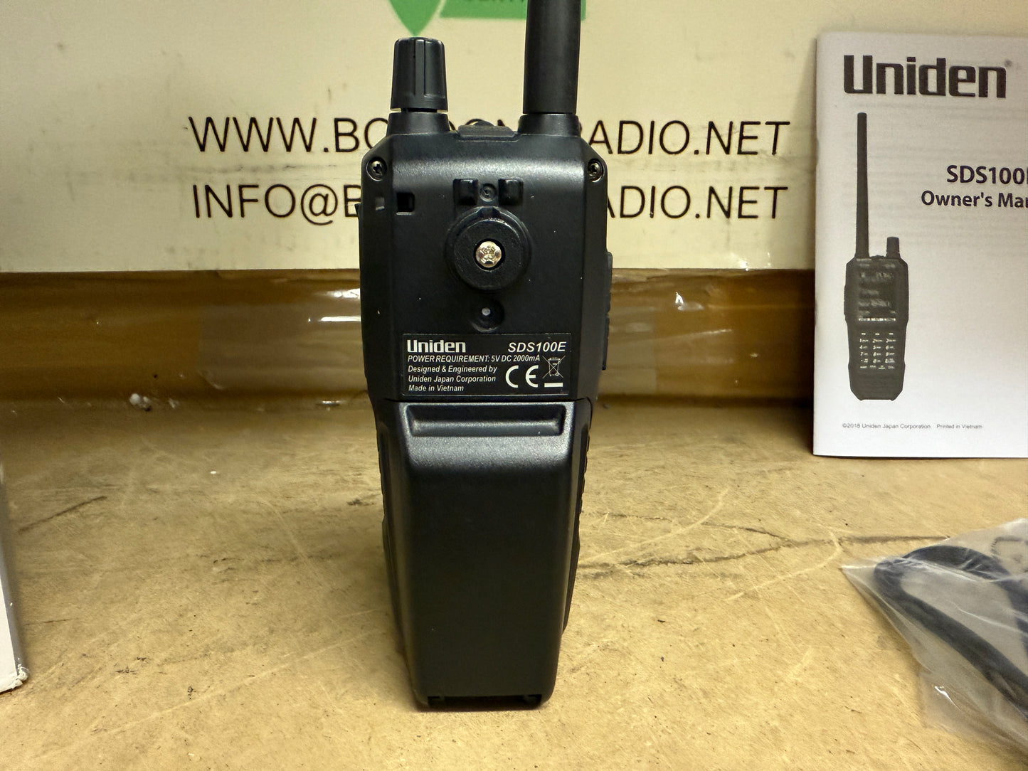 A-1 Uniden SDS 100E pari al nuovo Full Set