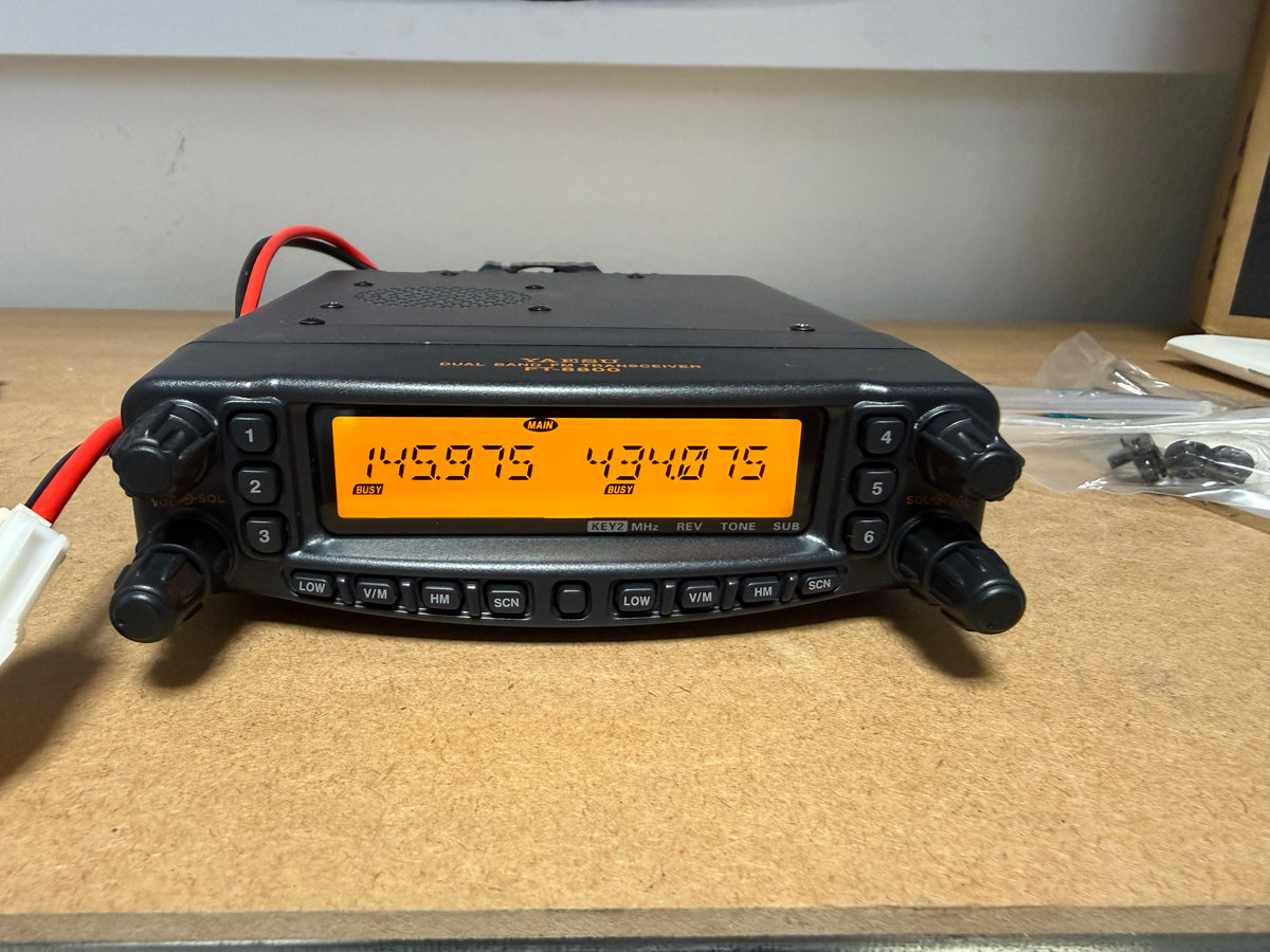 Yaesu FT 8800 E pari al nuovo full set Garanzia 12 mesi