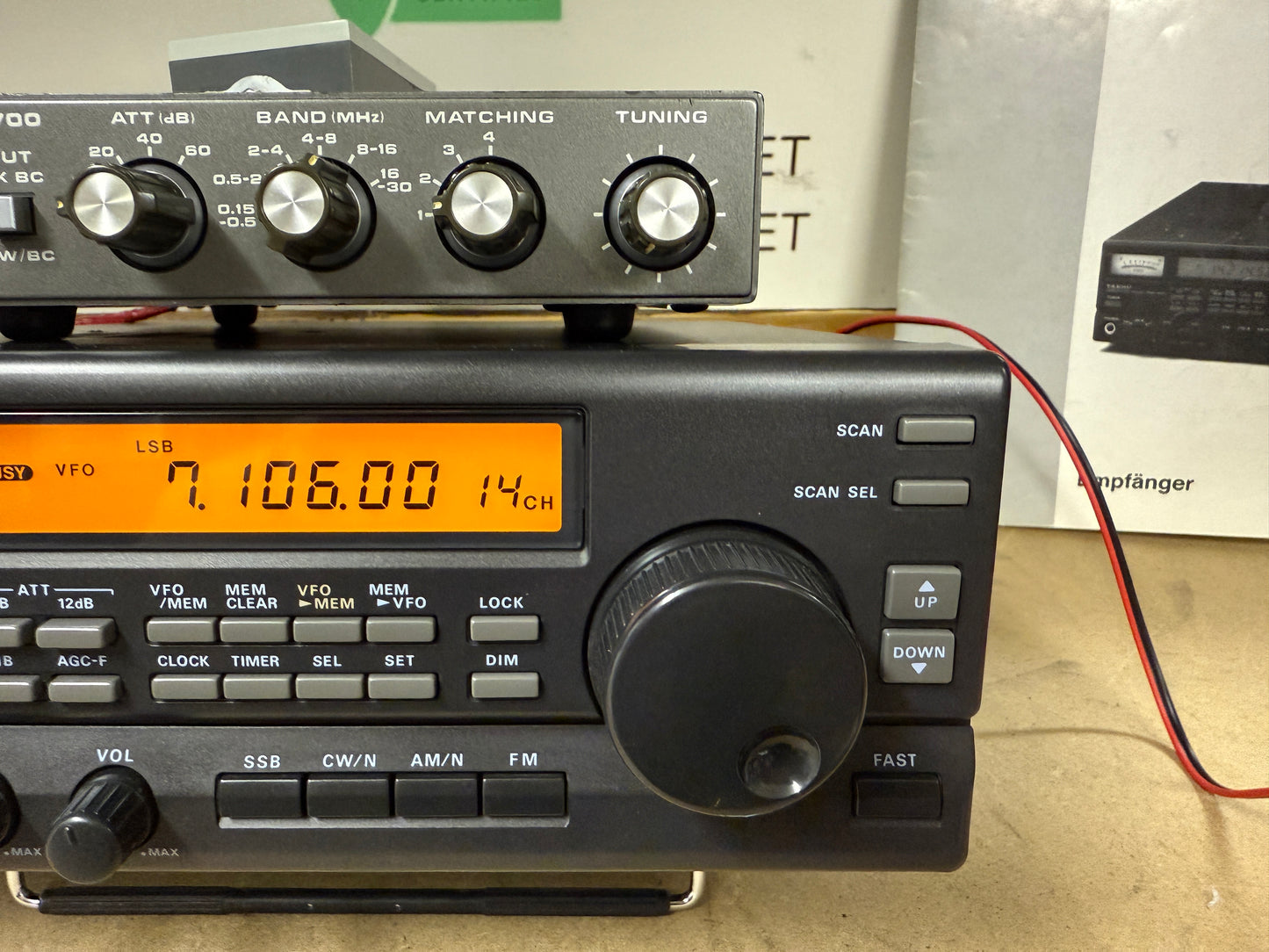 A1 - Yaesu FRG 100 + FRT 7700