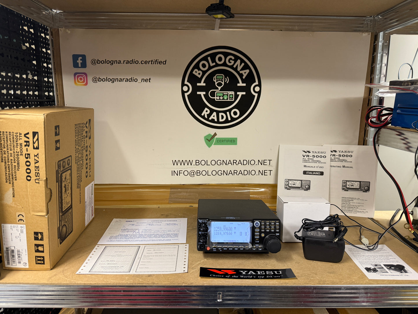 Yaesu VR 5000 nuovo con pellicole full set 0 ~ 2600 MHz garanzia 12 mesi