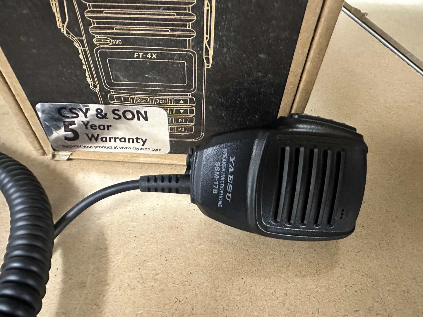 Yaesu FT 4 X + mike SSM-17B