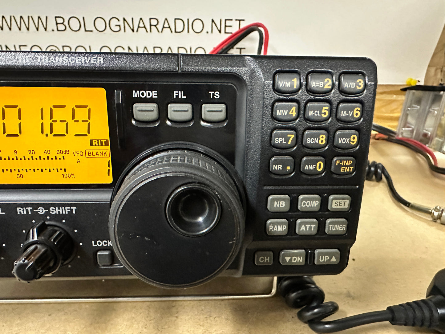 6 icom IC-718 con DSP + interfaccia Digitale