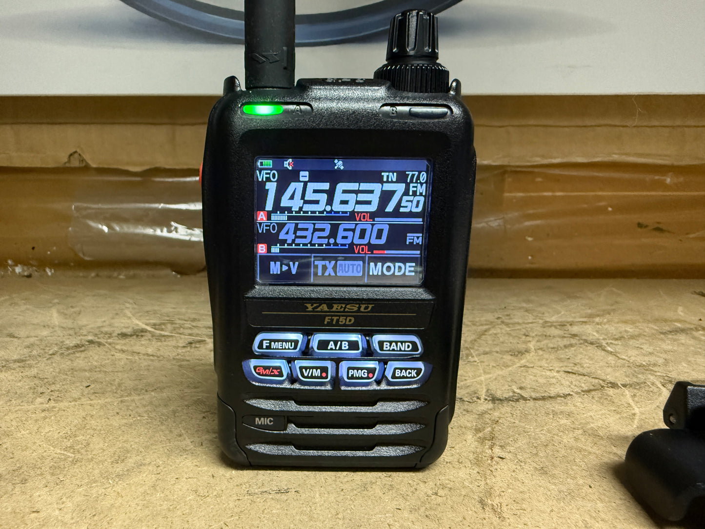 Yaesu FT 5 d pari al nuovo full set Garanzia 12 Mesi