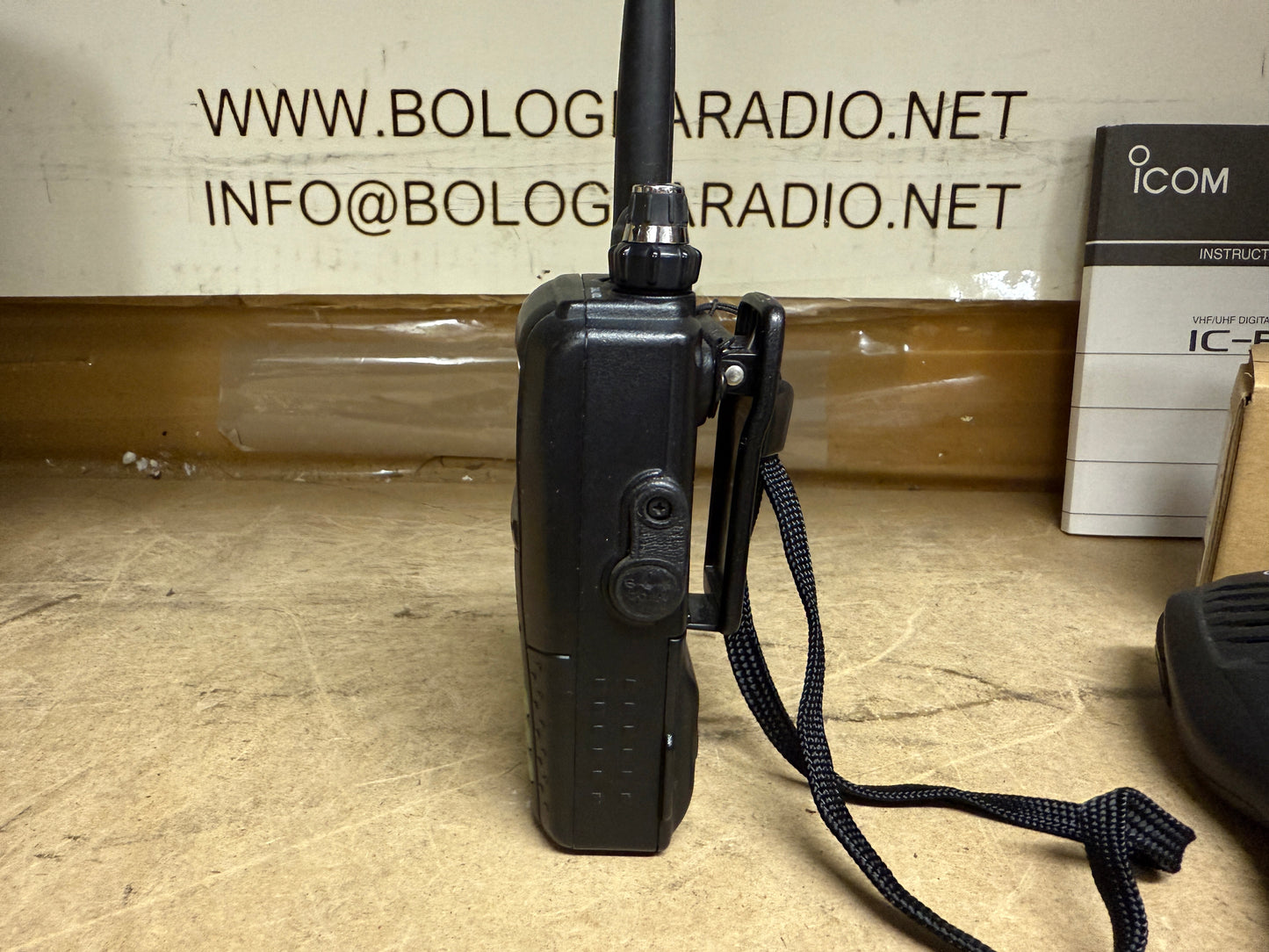 Icom IC-E92D + mike HM-174 perfetto garanzia 12 Mesi