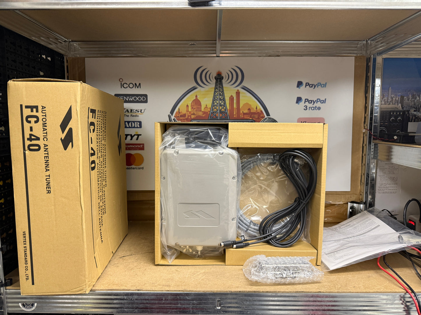 Yaesu FC 40 Accordatore automatico d'antenna a 200 memorie per antenne Long Wire. NUOVO