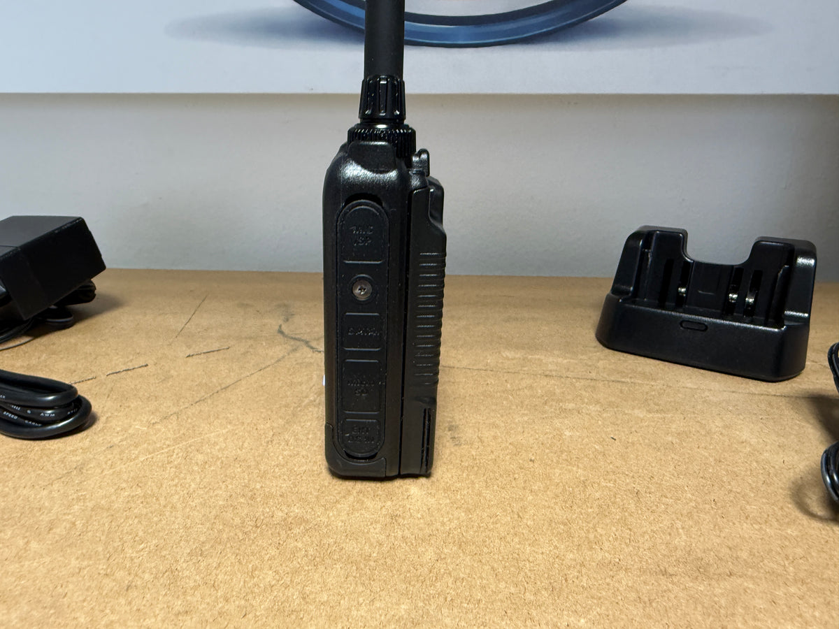 Yaesu FT 5 d + Cd41 pari al nuovo del 06/2026 full set Garanzia Ufficiale